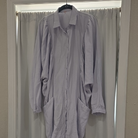 Free People Fade Away Oversized Light Ice BlueButton-Up Shirt Dress Size Medium - Picture 1 of 4